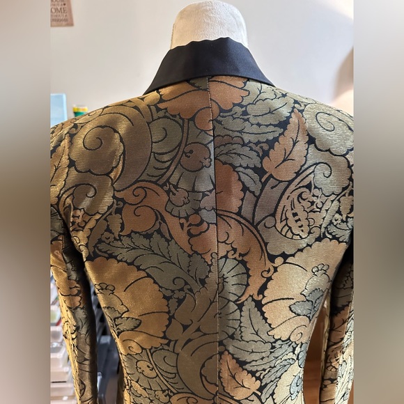 Breathtaking Veronica Beard Blazer - Picture 5 of 11